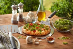 Weber® Original Pizza Paddle -Garden Outdoor Shop 6691Y3 900x600 53107e2 32063.1626955037