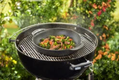 Weber® Original GBS Wok And Steamer - Cast Iron -Garden Outdoor Shop 8856M5 900x600 53107e2 53707.1626687708